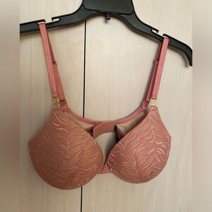 Victoria’s Secret Bra Size 34DD NWOT